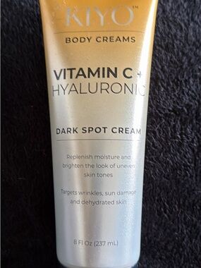 Kiko Vitamin C + Hyaluronic Dark Spot Cream - Gold